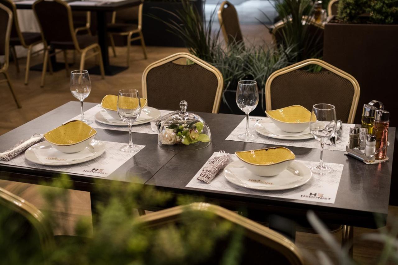 Hotel Grand Hedonist Панчево Екстер'єр фото