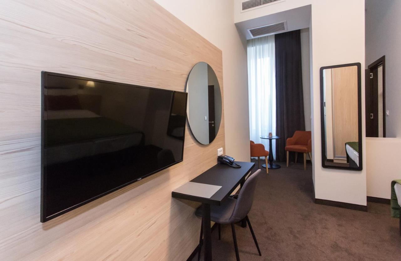 Hotel Grand Hedonist Панчево Екстер'єр фото