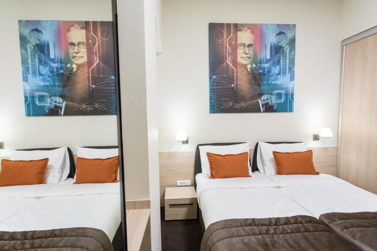 Hotel Grand Hedonist Панчево Екстер'єр фото