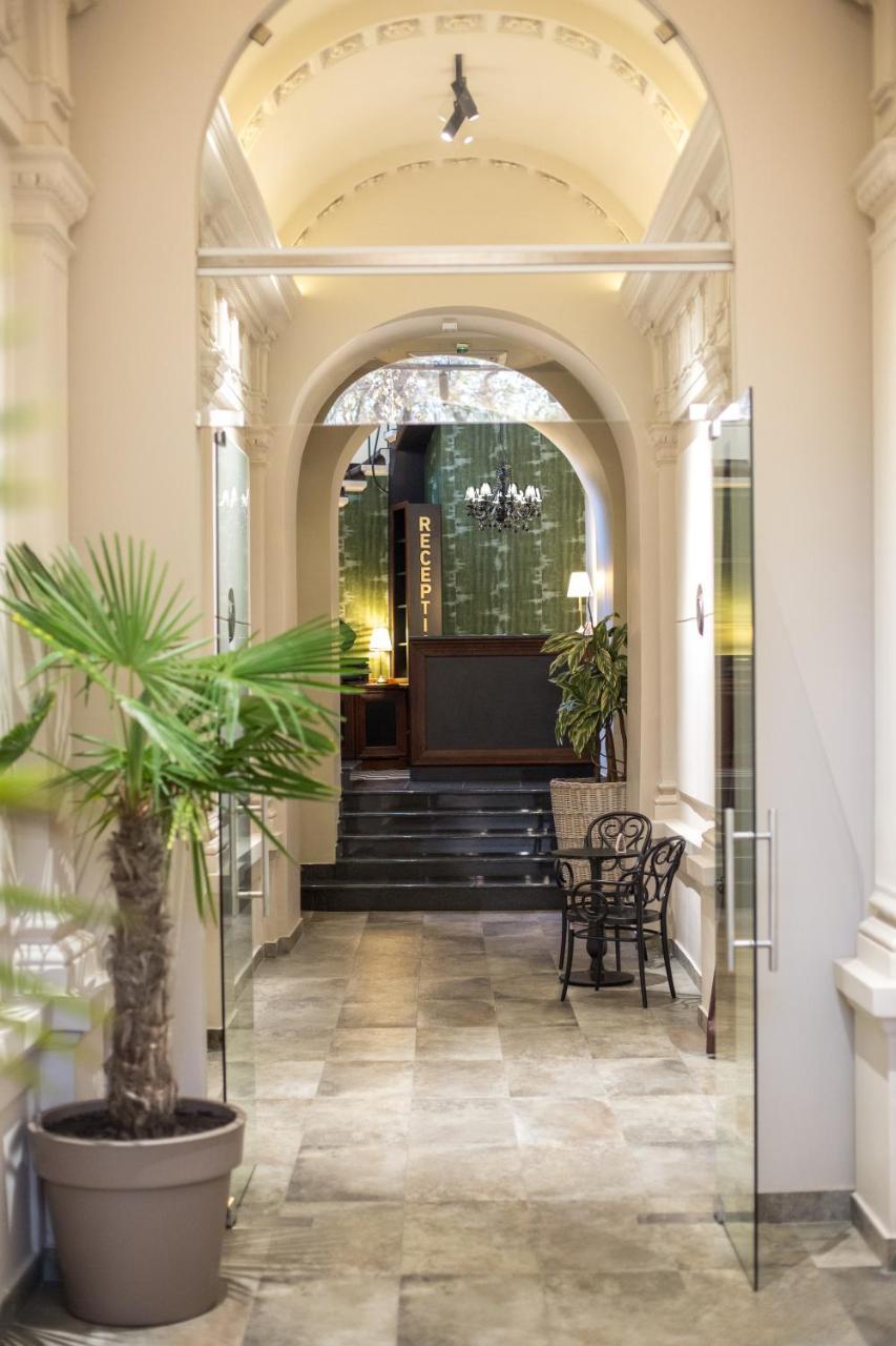 Hotel Grand Hedonist Панчево Екстер'єр фото